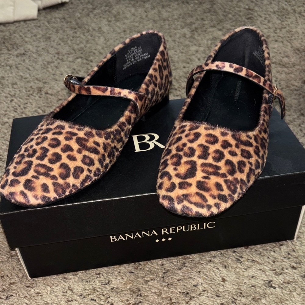 Leopard print ballerina flats